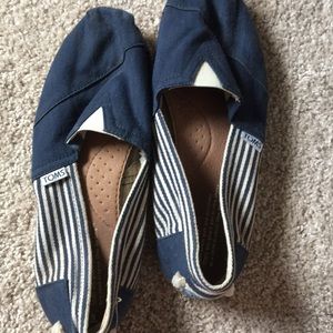 Toms blue flats